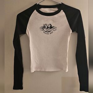Ladies Black and White Ribbed Long Sleeve Shirt, Size Small.